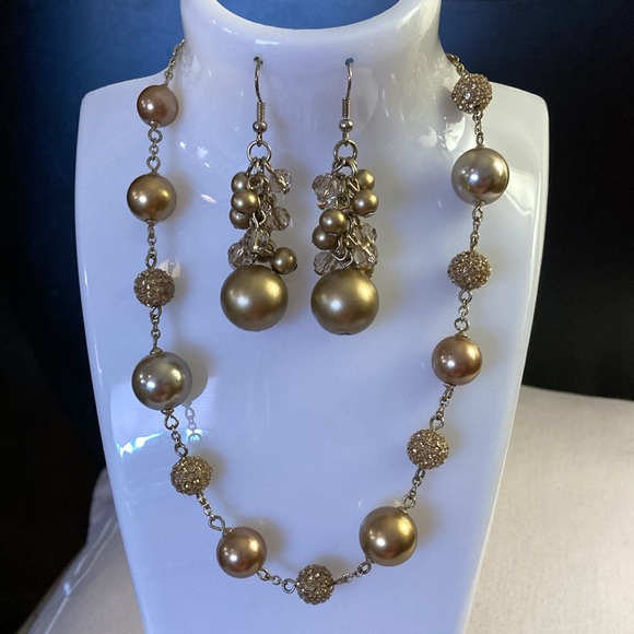 NWOT - Erica Lyons Fashion Jewellery Beaded Necklace and Matching Earring Set - Picture 2 of 6